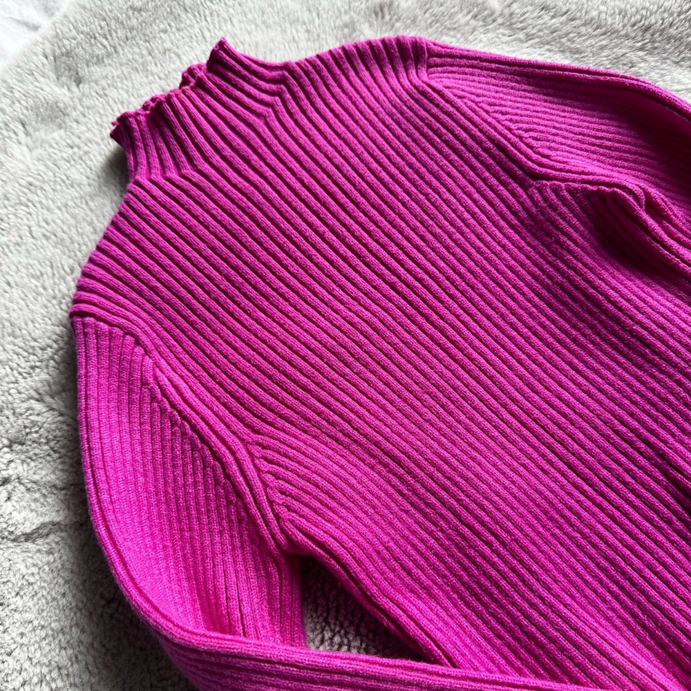 Zara Mock Neck Cropped Knit Sweater in Pink